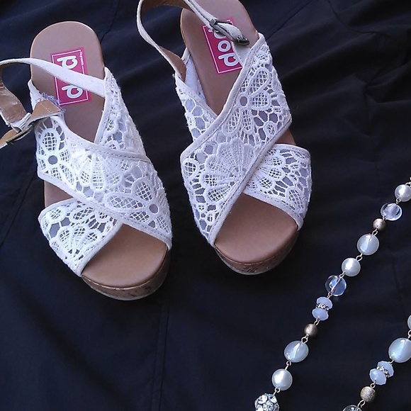 pop Shoes - Pop Lace Crochet Wedge Sandals Ivory SZ 8M